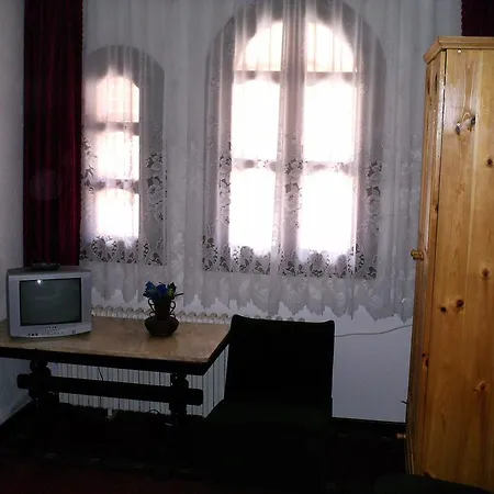 St Mariya Magdalena デヴィン